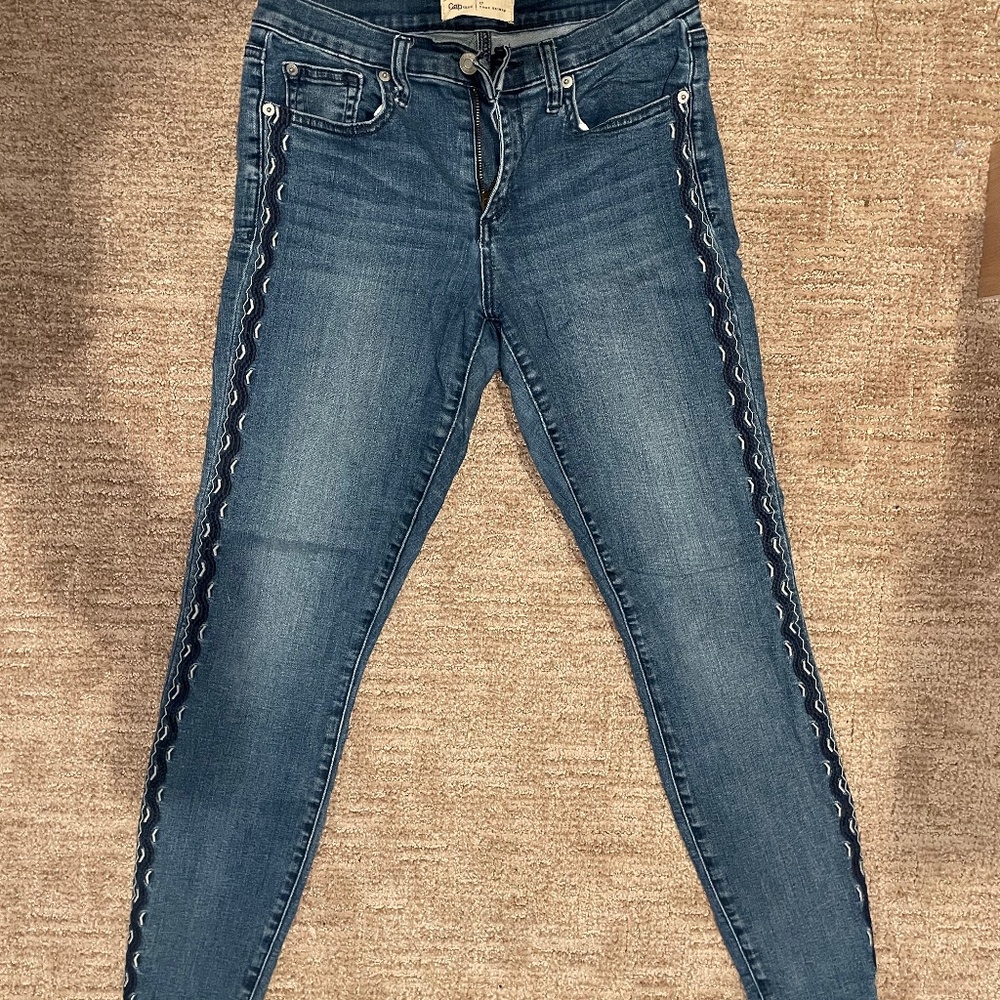 Embroidered Gap Skinny Jeans - Picture 2 of 4